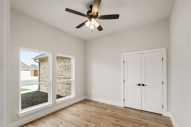 507 Limestone Circle, Mabank, TX 75147