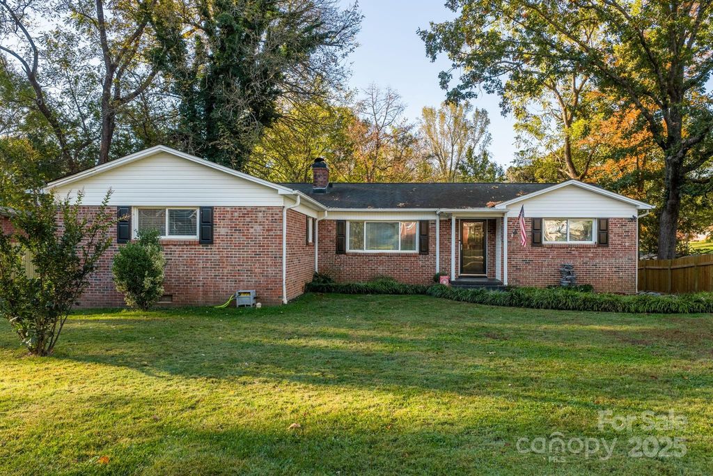 807 15th Street NW, Conover, NC 28613