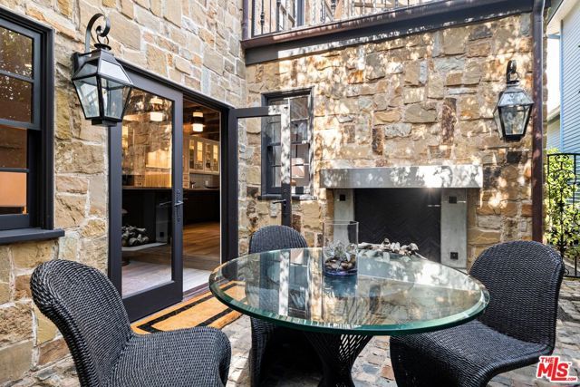 305 Grand Canal 1, Newport Beach, CA 92662