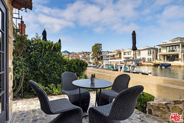 305 Grand Canal 1, Newport Beach, CA 92662