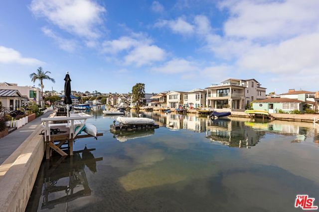 305 Grand Canal 1, Newport Beach, CA 92662