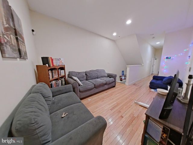 2139 N 18TH ST, Philadelphia, PA 19121