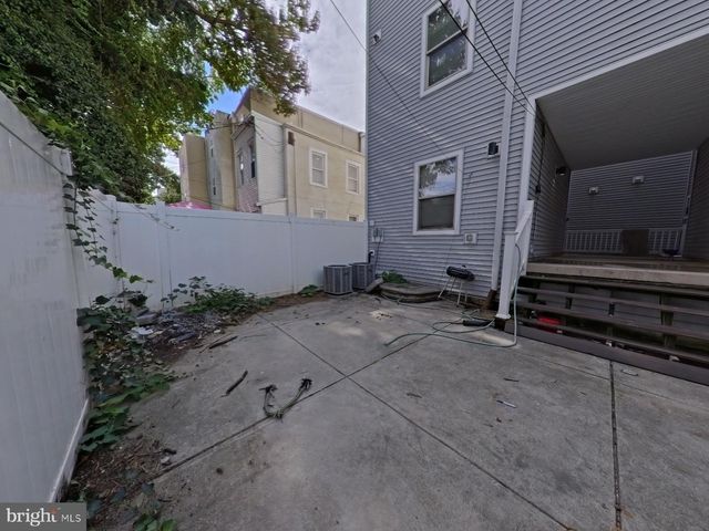 2139 N 18TH ST, Philadelphia, PA 19121