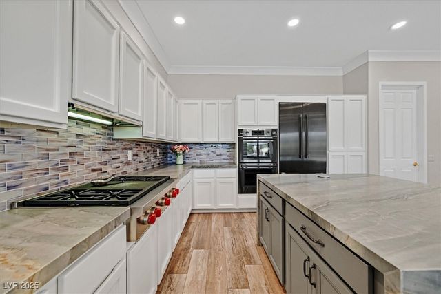 77 Fountainhead Circle, Henderson, NV 89052