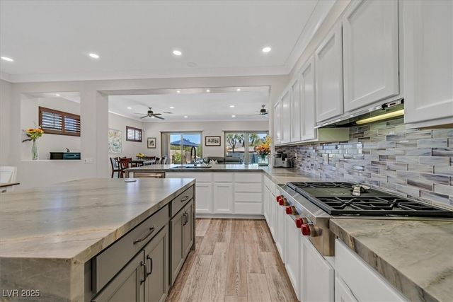 77 Fountainhead Circle, Henderson, NV 89052