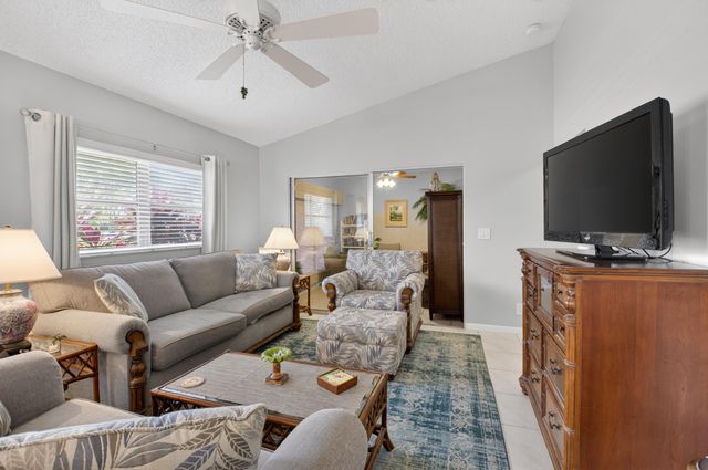 8130 Springtree Road A, Boca Raton, FL 33496