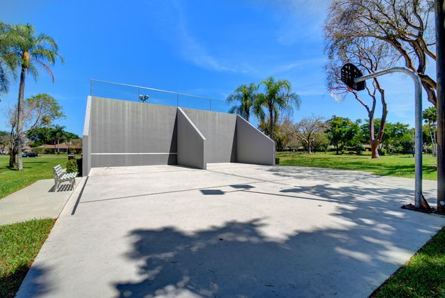 8130 Springtree Road A, Boca Raton, FL 33496