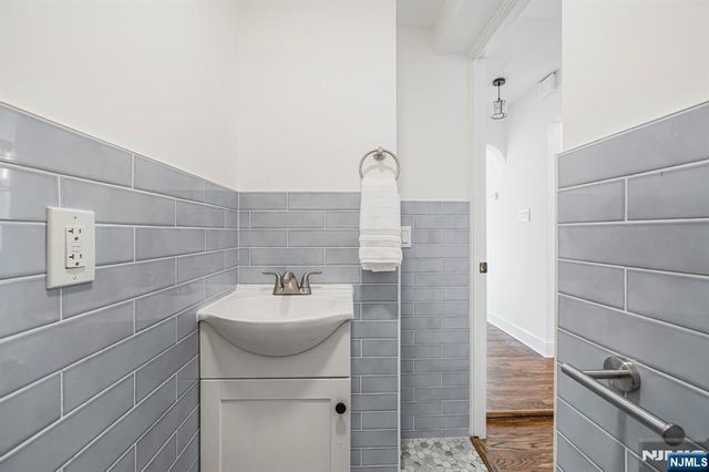 17 High Park Place, Clifton, NJ 07011