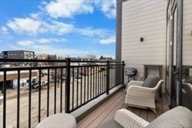101 N Beacon St 303, Watertown, MA 02472
