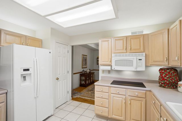 1202 VINTAGE DR, Columbia, MO 65203