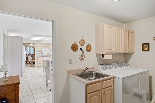 1202 VINTAGE DR, Columbia, MO 65203