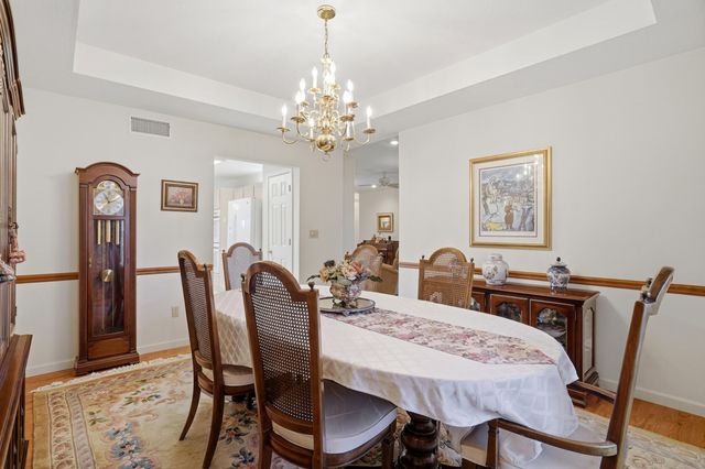 1202 VINTAGE DR, Columbia, MO 65203