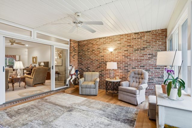 1202 VINTAGE DR, Columbia, MO 65203