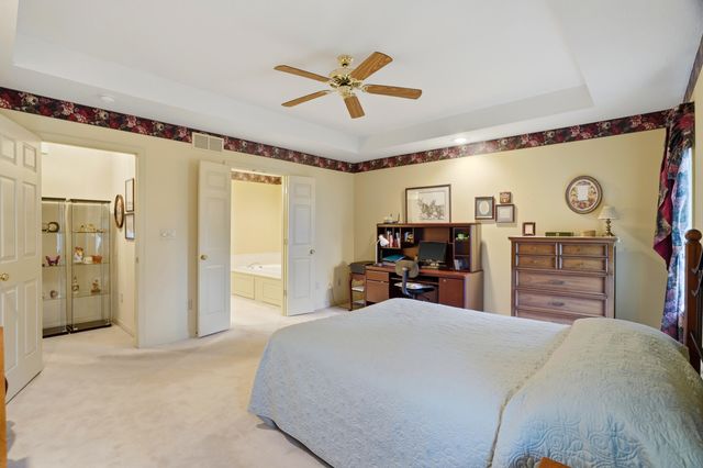 1202 VINTAGE DR, Columbia, MO 65203