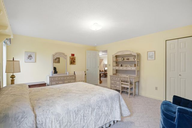 1202 VINTAGE DR, Columbia, MO 65203