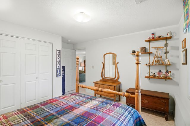 1202 VINTAGE DR, Columbia, MO 65203