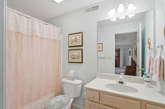 1202 VINTAGE DR, Columbia, MO 65203