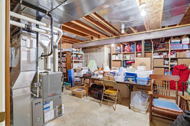 1202 VINTAGE DR, Columbia, MO 65203