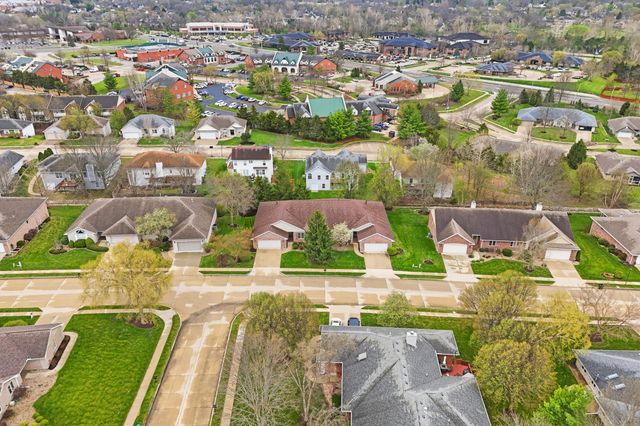 1202 VINTAGE DR, Columbia, MO 65203