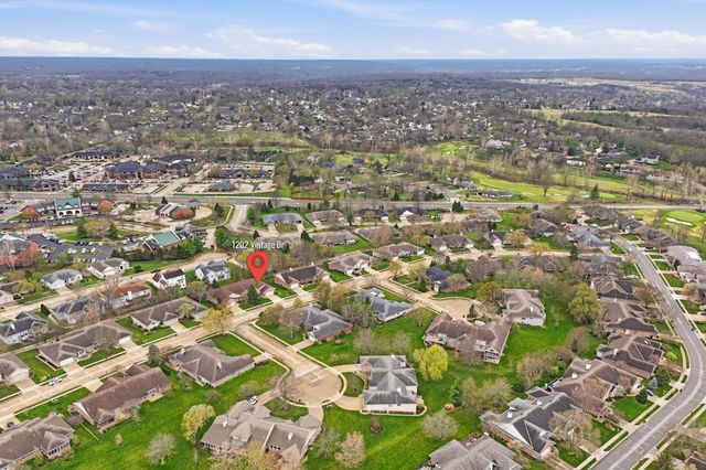 1202 VINTAGE DR, Columbia, MO 65203