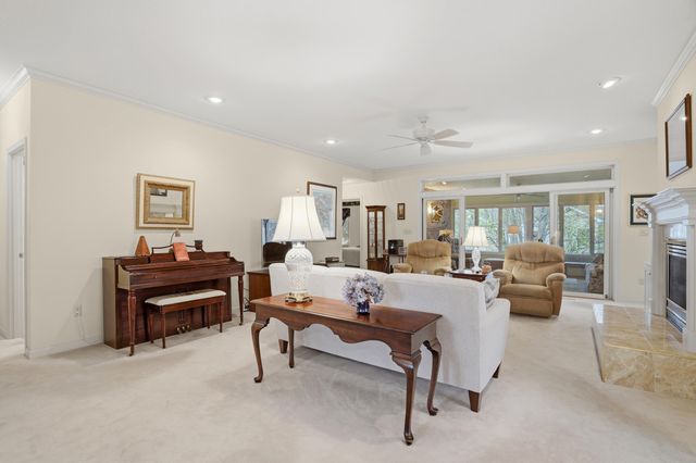 1202 VINTAGE DR, Columbia, MO 65203