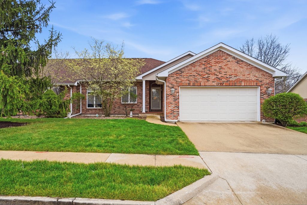 1202 VINTAGE DR, Columbia, MO 65203
