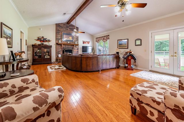 32 Rodeo Drive, Austin, AR 72007