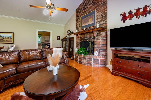 32 Rodeo Drive, Austin, AR 72007