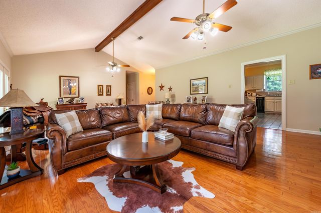 32 Rodeo Drive, Austin, AR 72007