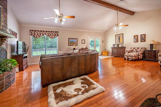 32 Rodeo Drive, Austin, AR 72007