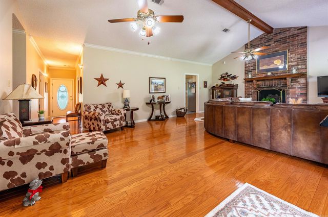 32 Rodeo Drive, Austin, AR 72007