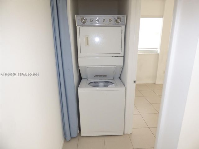 185 SE 14th Ter 2504, Miami, FL 33131