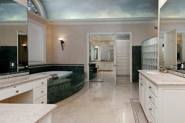 2 Wexford Court, Houston, TX 77024