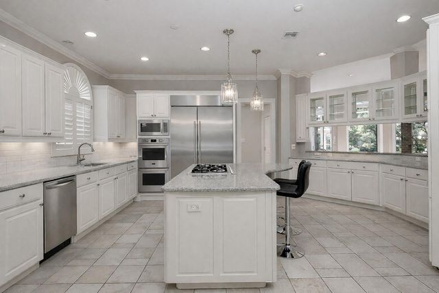 2 Wexford Court, Houston, TX 77024