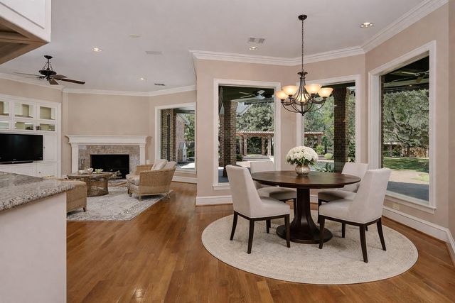 2 Wexford Court, Houston, TX 77024