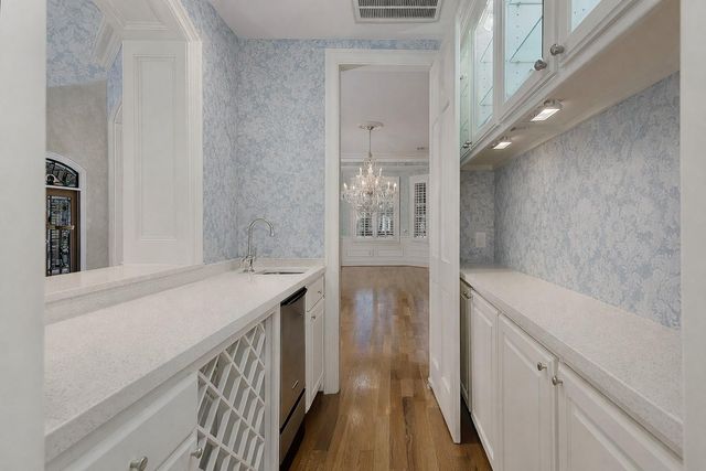 2 Wexford Court, Houston, TX 77024