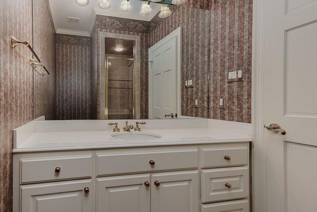 2 Wexford Court, Houston, TX 77024