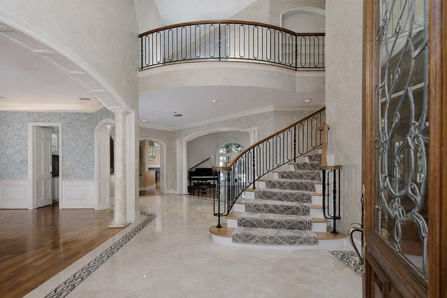 2 Wexford Court, Houston, TX 77024