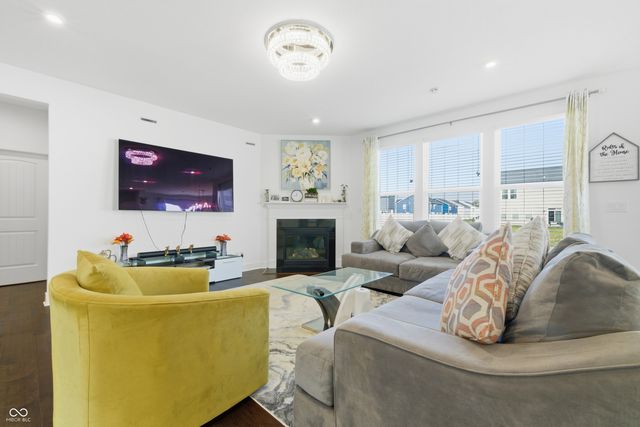 8744 Dorill Creek Lane, Indianapolis, IN 46259