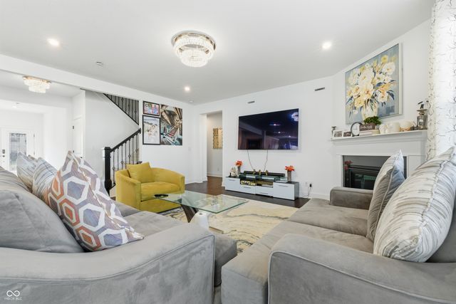 8744 Dorill Creek Lane, Indianapolis, IN 46259