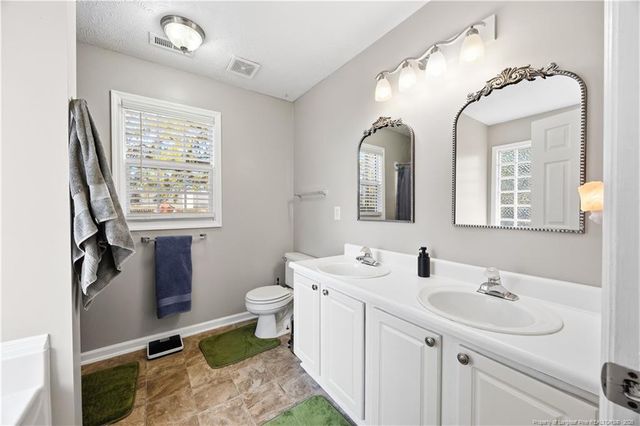 152 Independence Drive, Raeford, NC 28376