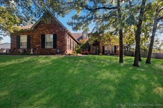 2845 Skyline Falls Drive, Sand Springs, OK 74063