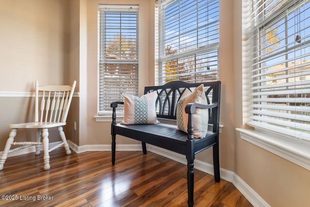 4822 Middlesex Dr, Louisville, KY 40245