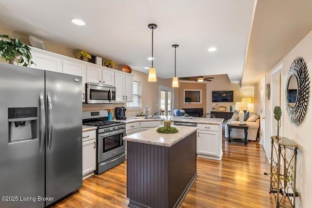 4822 Middlesex Dr, Louisville, KY 40245