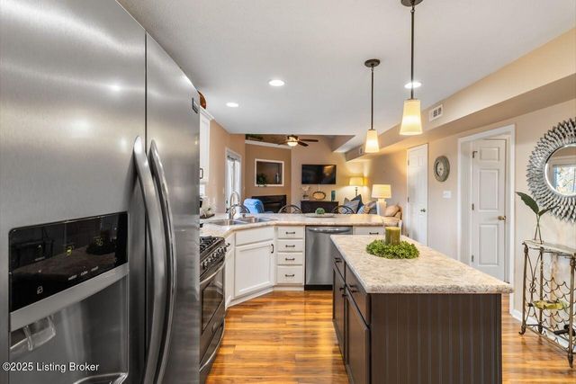 4822 Middlesex Dr, Louisville, KY 40245