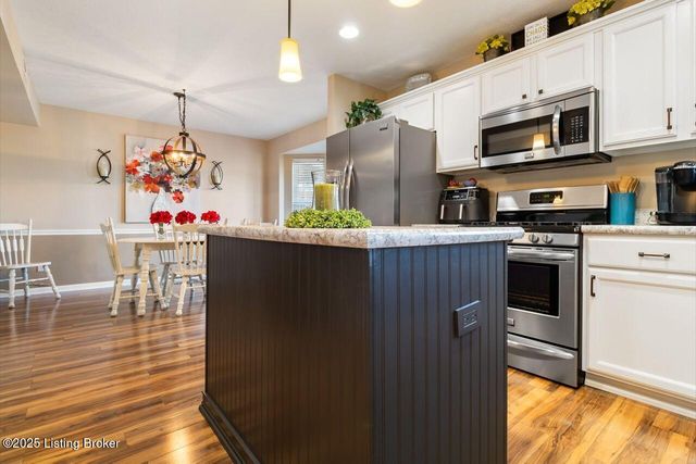 4822 Middlesex Dr, Louisville, KY 40245