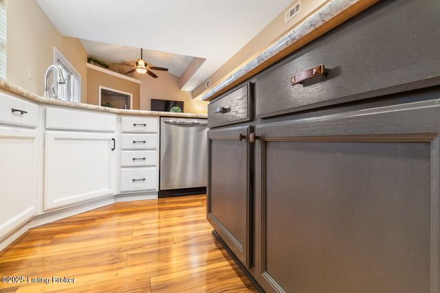 4822 Middlesex Dr, Louisville, KY 40245