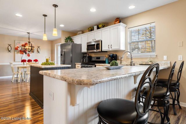 4822 Middlesex Dr, Louisville, KY 40245