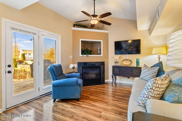 4822 Middlesex Dr, Louisville, KY 40245