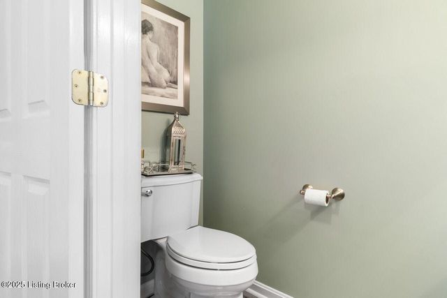 4822 Middlesex Dr, Louisville, KY 40245